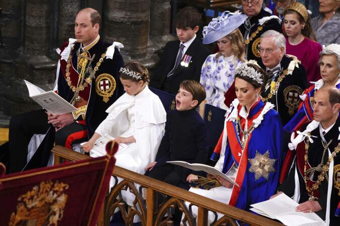 Le prince Louis a été pris en flagrant délit de bâillement, lors du couronnement de Charles III, en l'abbaye de Westminster, à Londres, le samedi 6 mai 2023.