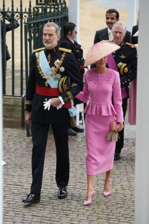 Le roi Felipe VI et la reine Letizia d’Espagne arrivent à la cérémonie de couronnement du roi d'Angleterre à l'abbaye de Westminster de Londres