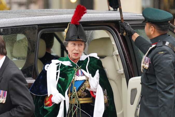 Princesse Anne arrive à la cérémonie de couronnement du roi d'Angleterre à l'abbaye de Westminster de Londres