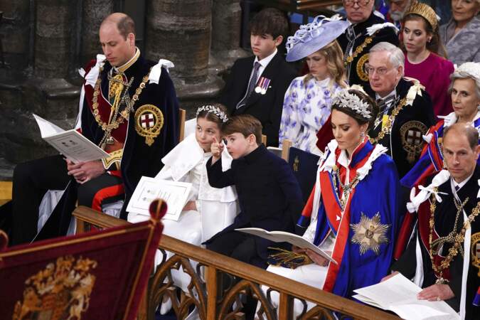 Le prince Louis est apparu très proche de sa soeur, la princesse Charlotte, lors du couronnement de Charles III, en l'abbaye de Westminster, à Londres, le samedi 6 mai 2023.
