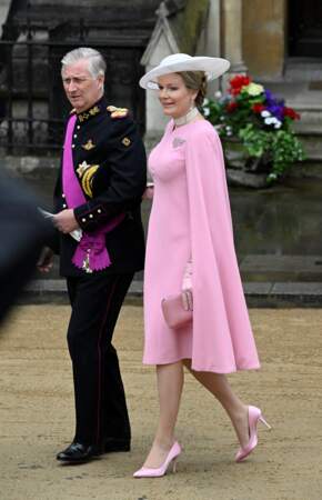 Le roi Philippe de Belgique et La reine Mathilde de Belgique arrivent à la cérémonie de couronnement du roi d'Angleterre à l'abbaye de Westminster de Londres