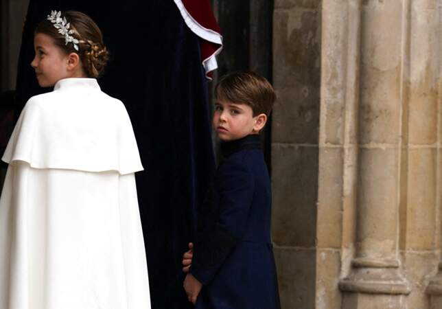 Le prince Louis s'est fait remarquer dès son arrivée en l'abbaye de Westminster, pour le couronnement de Charles III, à Londres, le samedi 6 mai 2023.