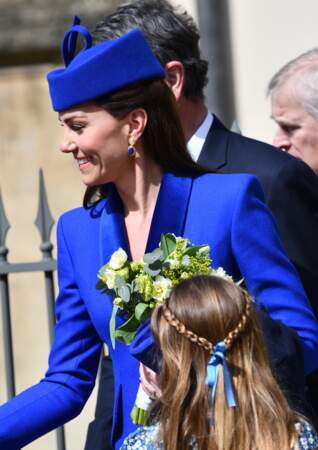 Charlotte de Galles et ses deux tresses reliées entres-elles pour Pâques au château de Windsor le 9 avril 2023