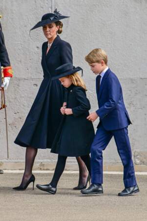 La princesse Charlotte et son total-look noir pour rendre hommage à la défunte reine mère, le 19 septembre 2022