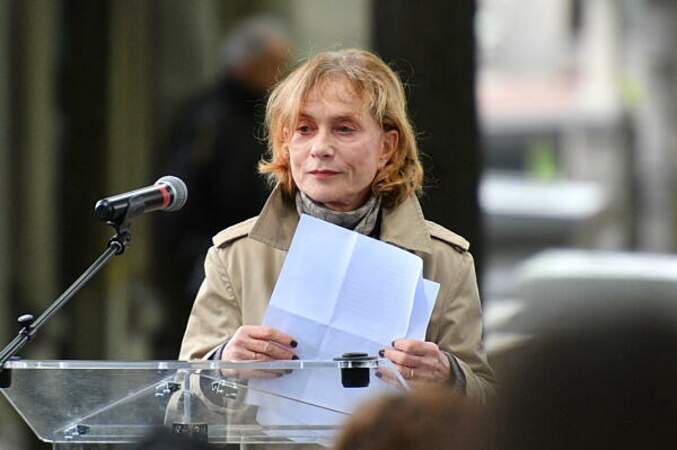 Isabelle Huppert aux obsèques d’Yvan Zaplatilek, le 12 mai 2023