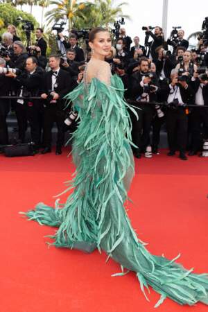 Victoria Bonya - Montée des marches du film « Jeanne du Barry » pour la cérémonie d’ouverture du 76ème Festival International du Film de Cannes, au Palais des Festivals à Cannes. Le 16 mai 2023