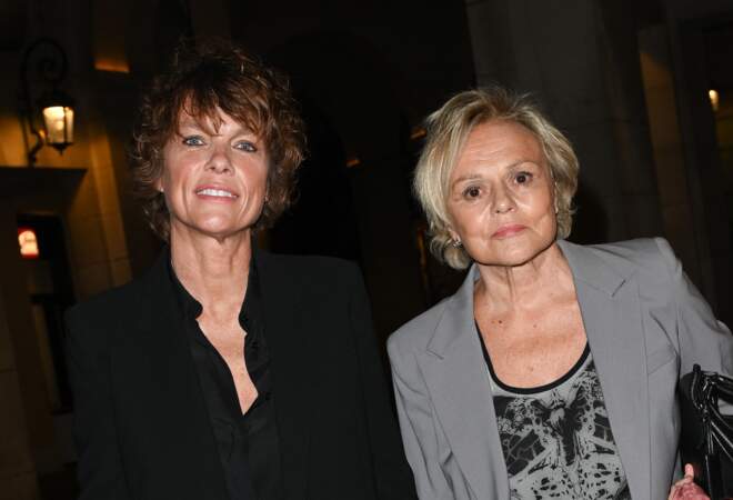 Anne Le Nen et sa femme Muriel Robin à la Cérémonie de remise du prix Raymond Devos à Paris, le 20 mars 2023. 