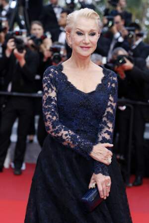 Helen Mirren affiche une mise en beauté rock et glam 