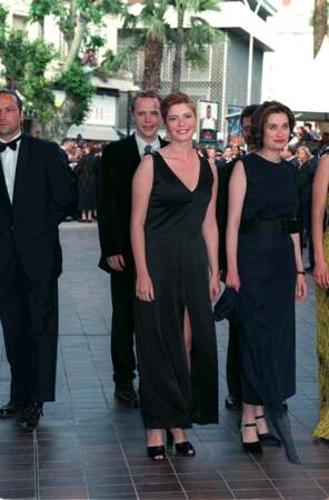 Emmanuelle Devos et Chiara Mastroianni en longue robe fendue au Festival de Cannes en 1996