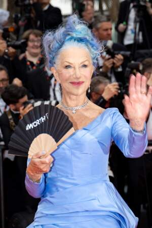 Helen Mirren voit la vie en bleu à Cannes 