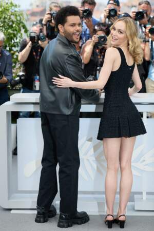The Weekend et Lily-Rose Depp complices lors du photocall de la série The Idol au Festival de Cannes, le 23 mai 2023