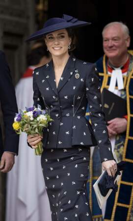 Kate Middleton montre son admiration pour les pois à l'abbaye de Westminster à Londres, le 13 mars 2023