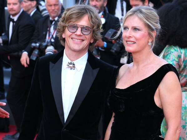 Alex Lutz et Karin Viard parfaitement assortis pour la montée des marches du film "The Old Oach" de Ken Loach, au 76ème Festival de Cannes, le 26 mai 2023
