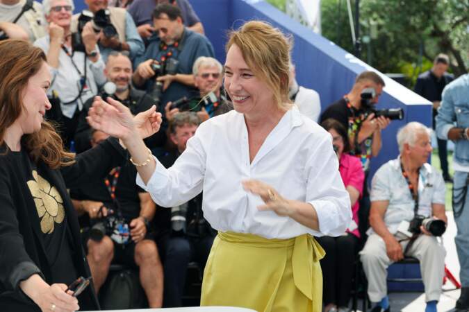 Emmanuelle Bercot lors du photocall du film "L'Abbe Pierre" au 76e Festival de Cannes le 27 mai 2023