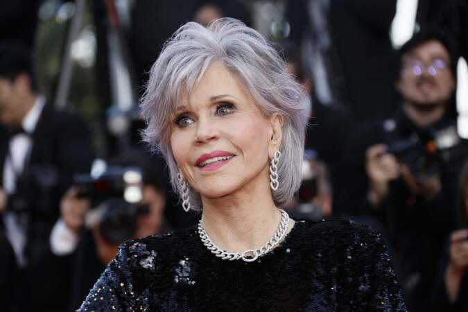Jane Fonda lors de la montée de marches pour la cérémonie de clôture du 76e Festival de Cannes le 27 mai 2023