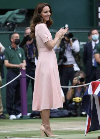 Kate Middleton, radieuse dans ses sandales à talons 
