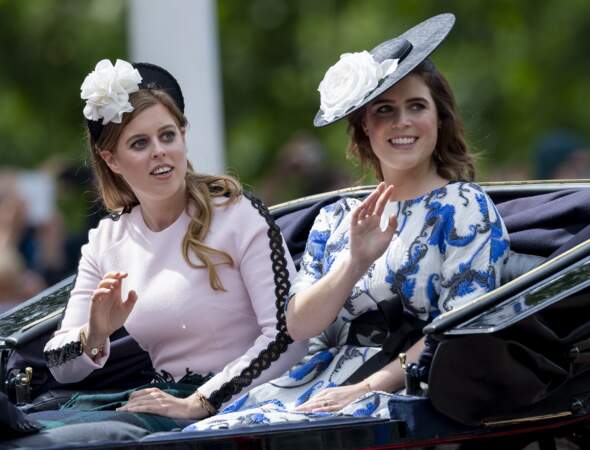La princesse Eugenie d'York et sa sœur, Beatrice d'York lors de la parade Trooping the Colour le 8 juin 2019. 