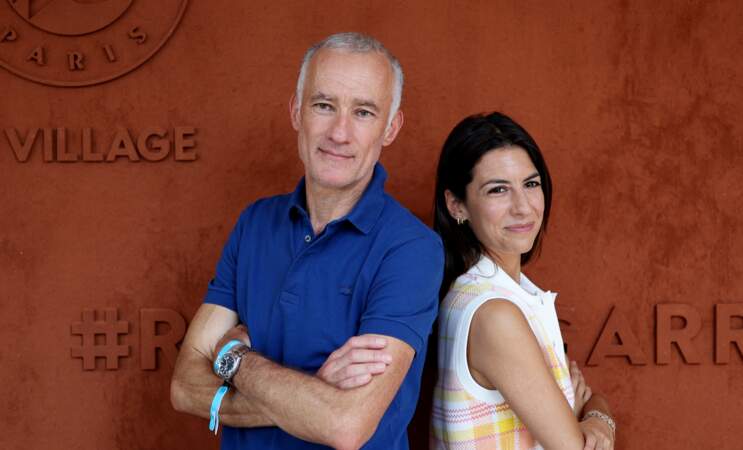 Les journalistes Hélène Mannarino et Gilles Boulleau avant la finale dames de Roland-Garros le 10 juin 2023