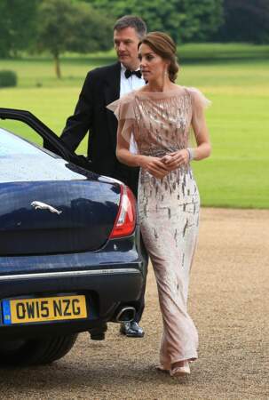 Kate Middleton et sa robe à strass à King's Lynn, le 22 juin 2016 