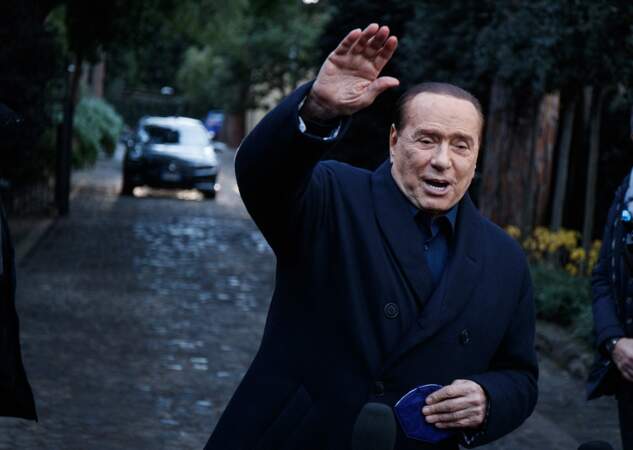 Silivio Berlusconi s'adresse à la presse en marge du Sommet des leaders du centre droit à Rome, le 23 décembre 2021