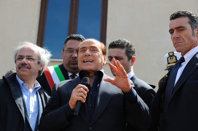 Silvio Berlusconi, s'exprimant à Lampedusa, en Italie, le 30 mars 2011.