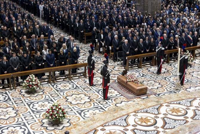 Paolo Berlusconi aux obsèques de son frère Silvio Berlusconi au Duomo à Milan, le 14 juin 2023
