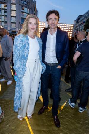 Natalia Vodianova et Antoine Arnault sont au prmeier rang du défilé homme Louis Vuitton printemps/été 2024. 