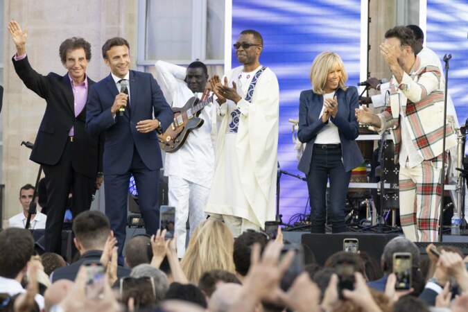 Charlie Winston, Youssou N'Dour, Synapson et Xeniaqui avec Emmanuel et Brigitte Macron