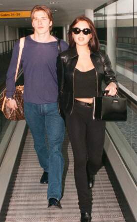 Victoria et David Beckham optent pour une tenue décontractée à Londres en 1997 