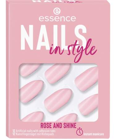 Nails in style faux ongles 14 ROSE AND SHINE, Essence, 3,90€
