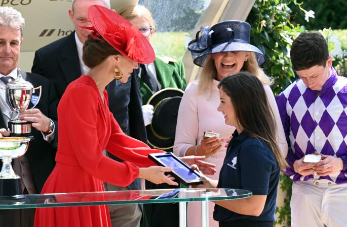 La princesse Catherine (Kate) de Galles au meeting hippique Royal Ascot à Ascot, lors du quatrième jour de la compétition.