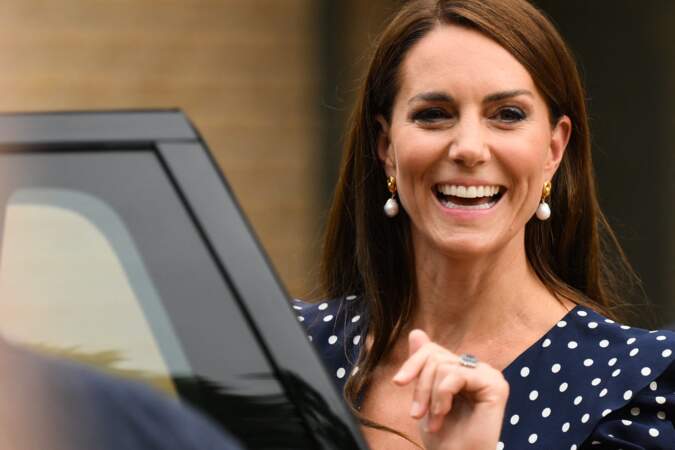 Élégante et souriante, Kate Middleton a fait sensation lors de sa visite à la communauté résidentielle de Hope Street à Southampton, le mardi 27 juin 2023.