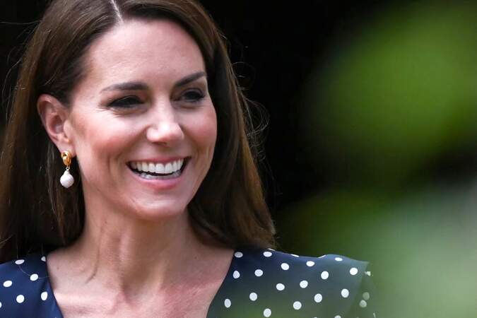 Brushing parfait et mise en beauté lumineuse, Kate Middleton est resplendissante lors de l'inauguration de la communauté résidentielle de Hope Street à Southampton, le mardi 27 juin 2023