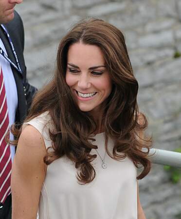 Kate Middleton plébiscite le maquillage naturel à son arrivée à Fort Levi