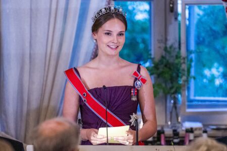 La princesse Ingrid Alexandra au dîner de gala de son 18ème anniversaire au Palais d'Oslo