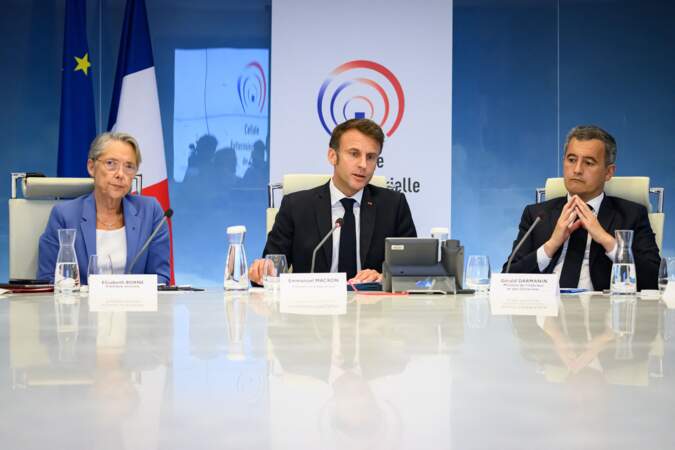 Emmanuel Macron préside une nouvelle réunion de la cellule interministérielle de crise, le 30 juin 2023