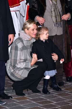 Charlene de Monaco s'accorde à sa fille Gabriella lors de la traditionnelle célébration de la Sainte Dévote, à Monaco. Le 26 janvier 2018 