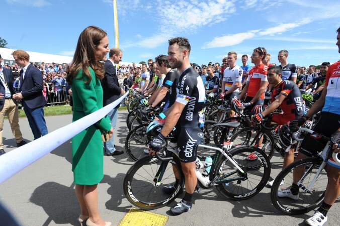  Kate Middleton face aux cyclistes