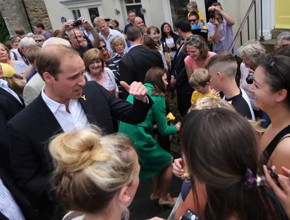 Le prince William et Kate Middleton proches du public
