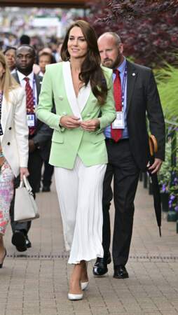 Le blazer couleur menthe signée Balmain arboré par Kate Middleton à Wimbledon. Le 4 juillet 2023
