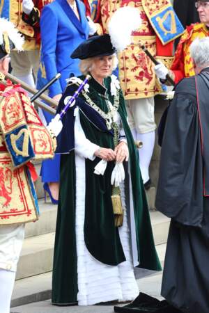 La reine consort Camilla Parker Bowles à la sortie de la cathédrale Saint-Gilles d'Édimbourg, le 5 juillet 2023