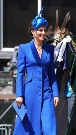 Kate Middleton resplendissante dans une manteau-robe bleu roi lors du couronnement de Charles III en Écosse, le 5 juillet 2023