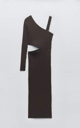 Zara - robe mi-longue côtelée à 25,95€