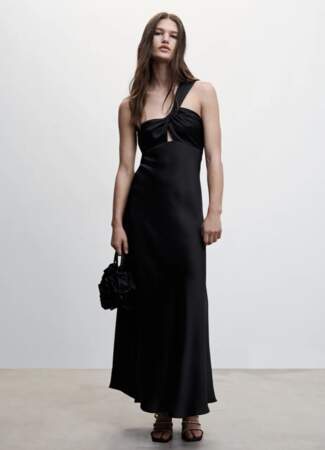 Mango - robe noire satinée asymétrique à 79,99€