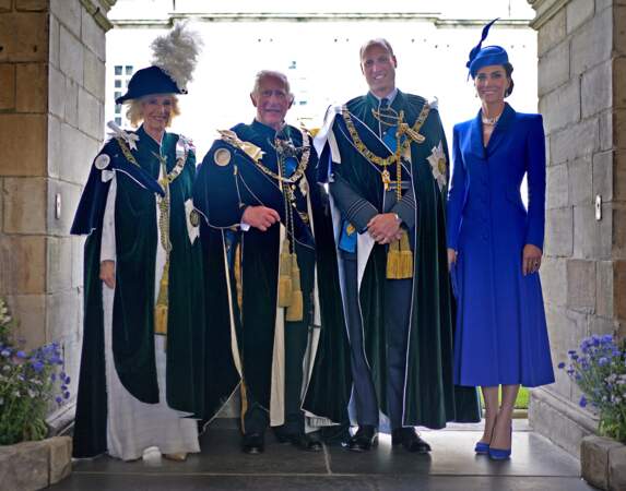 Charles III, Camilla Parker Bowles, William et Kate Middleton complices après la cérémonie religieuse à la cathédrale Saint-Gilles d'Édimbourg, le 5 juillet 2023