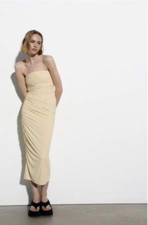 Zara - robe mi-longue ajustée à 39,95€
