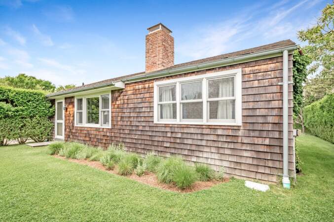 Cet été encore, Sarah Jessica Parker met en location a demeure de 1 200m² nichée à Amagansett (dans les Hamptons à Long Island).