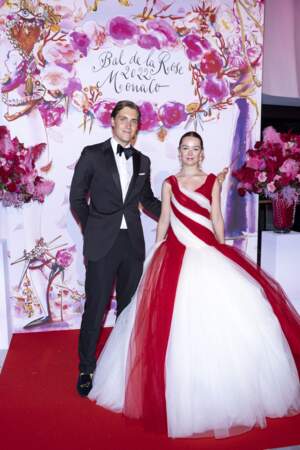 Alexandra de Hanovre est époustouflante dans sa volumineuse robe signée Giambattista Valli lors du Bal de la Rose en 2022