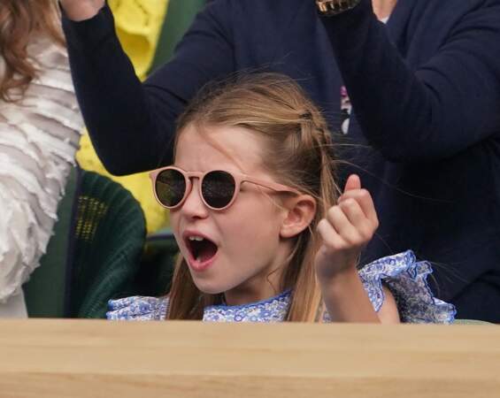 Le prince William et Catherine (Kate) Middleton avec leurs enfants George et Charlotte en tribunes lors de la finale du tournoi de Wimbledon 2023 à Londres