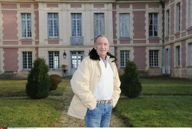 Yves Lecoq dans son Chateau de Villiers-le-Bacle, proche de Paris. 